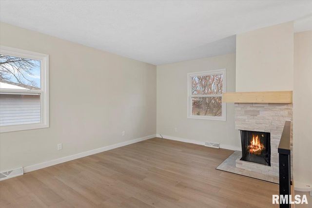 31 GLENWOOD Lane, Chatham, IL 62629