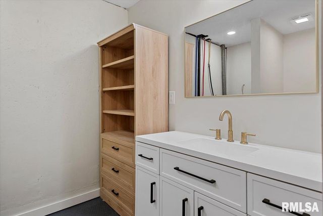 31 GLENWOOD Lane, Chatham, IL 62629