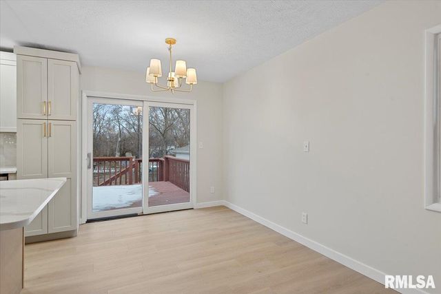 31 GLENWOOD Lane, Chatham, IL 62629