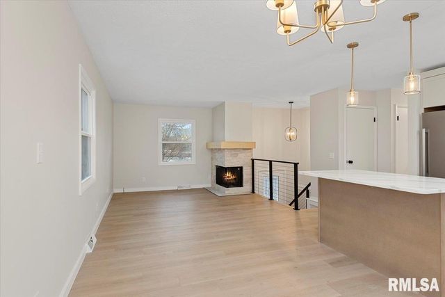 31 GLENWOOD Lane, Chatham, IL 62629