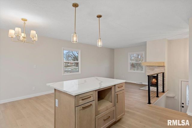 31 GLENWOOD Lane, Chatham, IL 62629