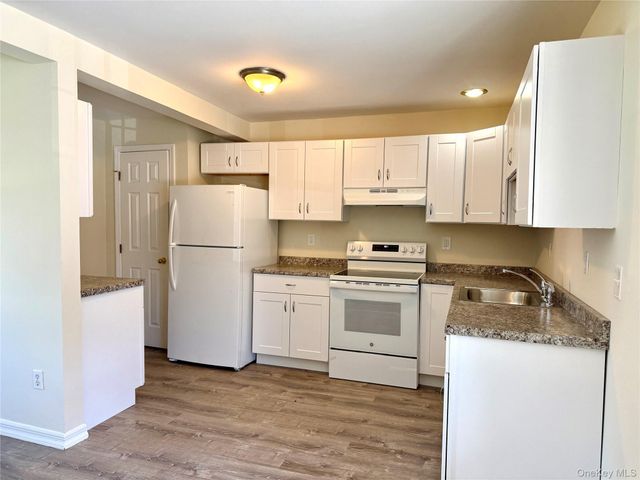 176 Myrtle Avenue A, Mahopac, NY 10512