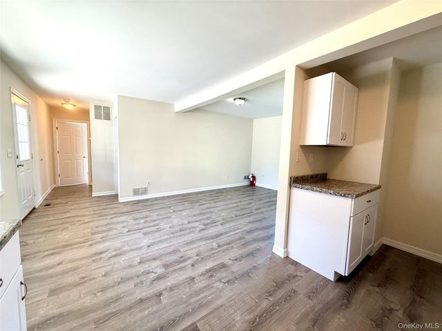 176 Myrtle Avenue A, Mahopac, NY 10512