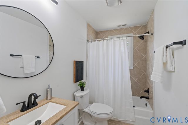 13004 Mercer Ct, Chester, VA 23836