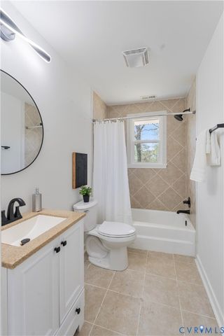 13004 Mercer Ct, Chester, VA 23836