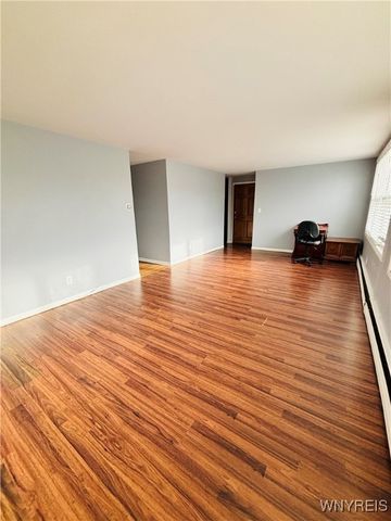 18 Barone Circle, Cheektowaga, NY 14225