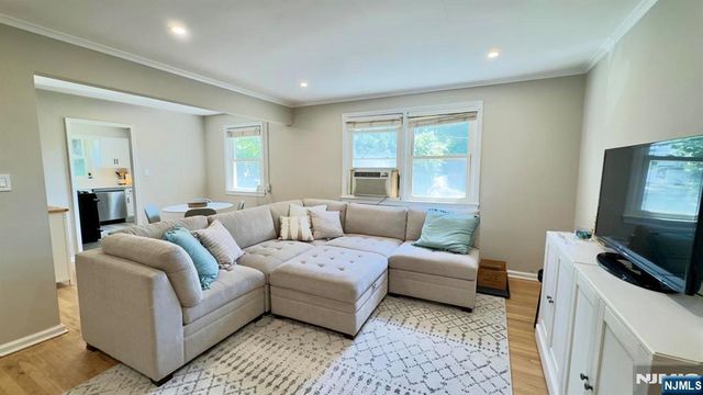 349 Bloomfield Avenue 25, Verona, NJ 07044