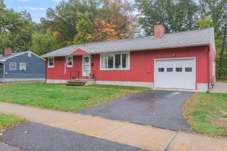 17 Hanover Street, South Burlington, VT 05403