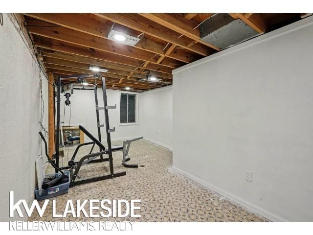 1568 Brentwood Drive, Troy, MI 48098