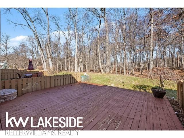 1568 Brentwood Drive, Troy, MI 48098