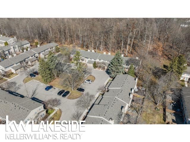 1568 Brentwood Drive, Troy, MI 48098