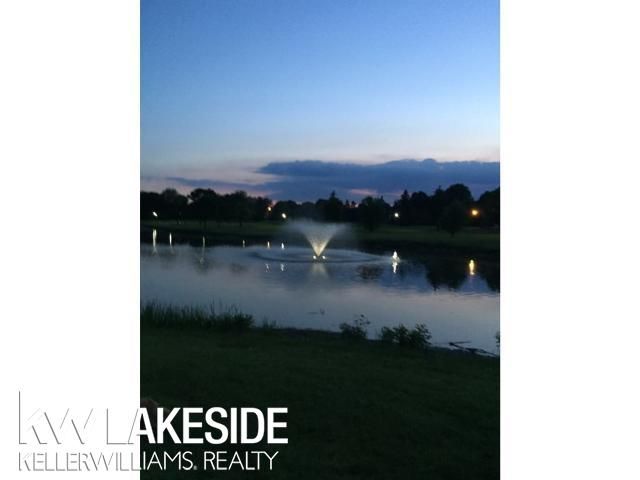 1568 Brentwood Drive, Troy, MI 48098