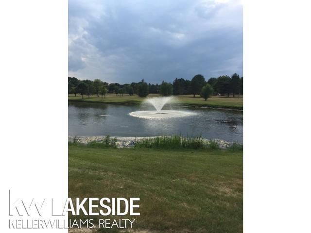 1568 Brentwood Drive, Troy, MI 48098