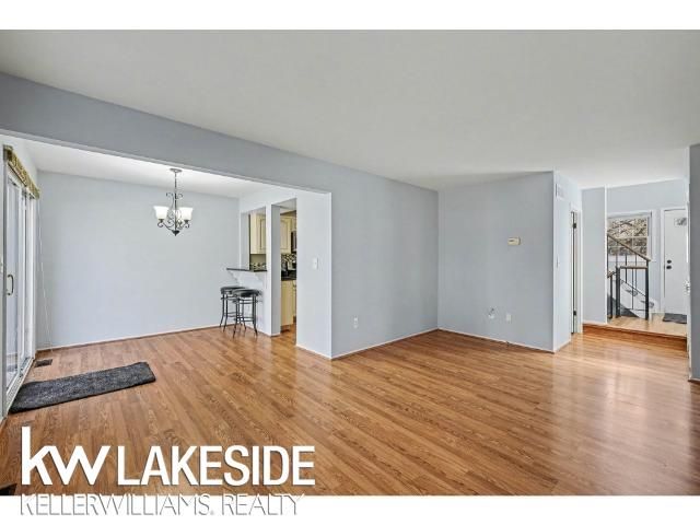 1568 Brentwood Drive, Troy, MI 48098