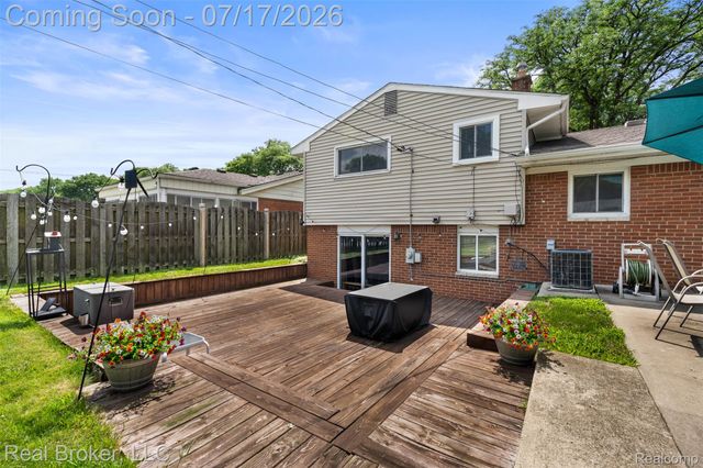 14726 Ellen Drive, Livonia, MI 48154