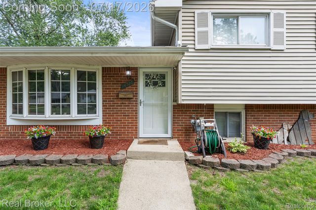 14726 Ellen Drive, Livonia, MI 48154