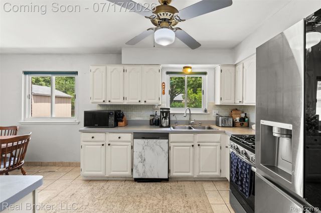 14726 Ellen Drive, Livonia, MI 48154