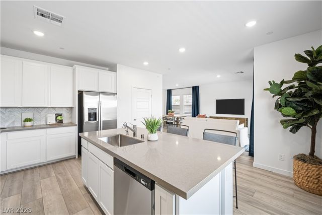 144 Harper Crest Avenue, Henderson, NV 89011