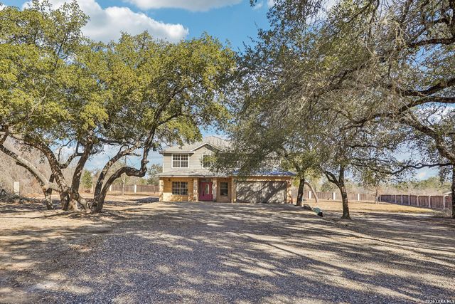 301 County Road 6862, Natalia, TX 78059