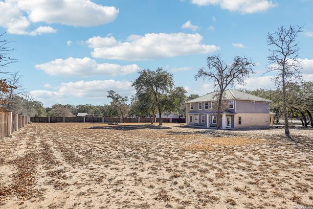 301 County Road 6862, Natalia, TX 78059