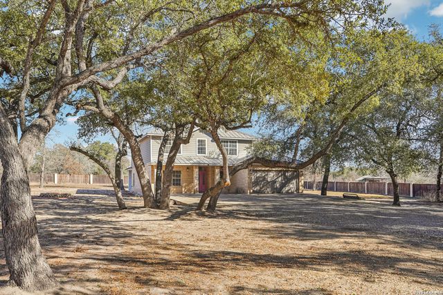 301 County Road 6862, Natalia, TX 78059