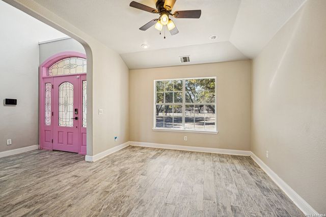 301 County Road 6862, Natalia, TX 78059