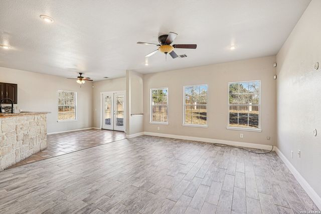 301 County Road 6862, Natalia, TX 78059