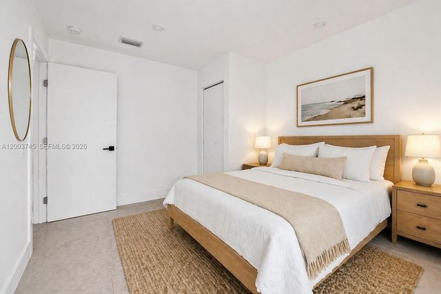 1102 NW 103rd St 1, Miami, FL 33150