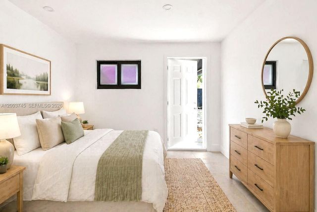 1102 NW 103rd St 1, Miami, FL 33150