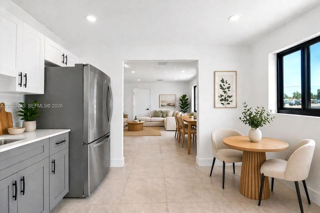 1102 NW 103rd St 1, Miami, FL 33150