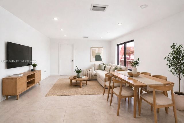 1102 NW 103rd St 1, Miami, FL 33150