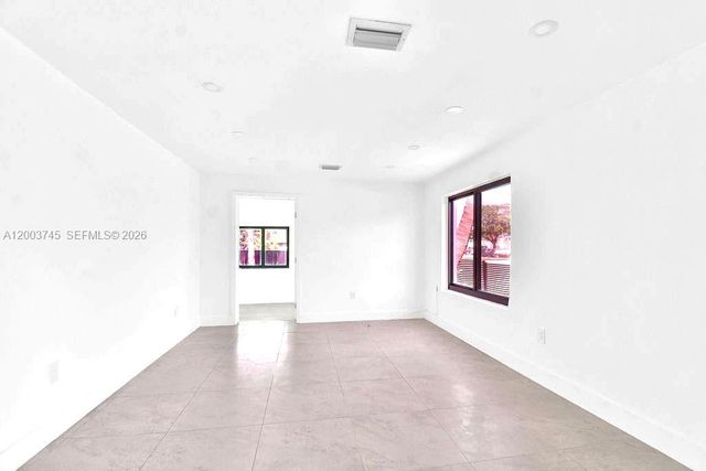 1102 NW 103rd St 1, Miami, FL 33150