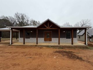 265 OAKGROVE RD, Selmer, TN 38375