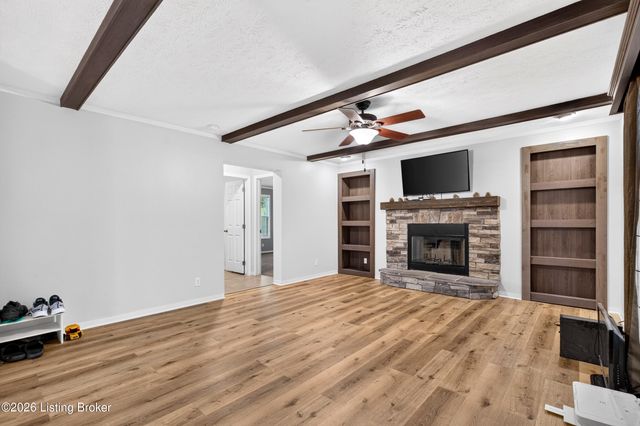 6811 Memory Ln, Louisville, KY 40258
