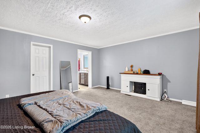 6811 Memory Ln, Louisville, KY 40258
