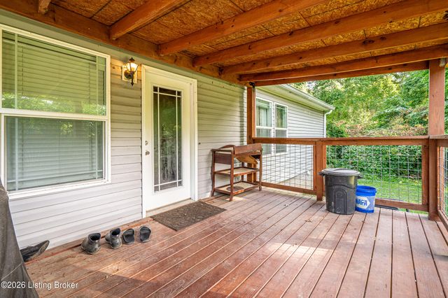 6811 Memory Ln, Louisville, KY 40258