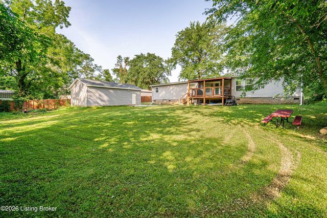 6811 Memory Ln, Louisville, KY 40258