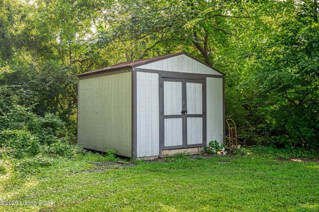 6811 Memory Ln, Louisville, KY 40258