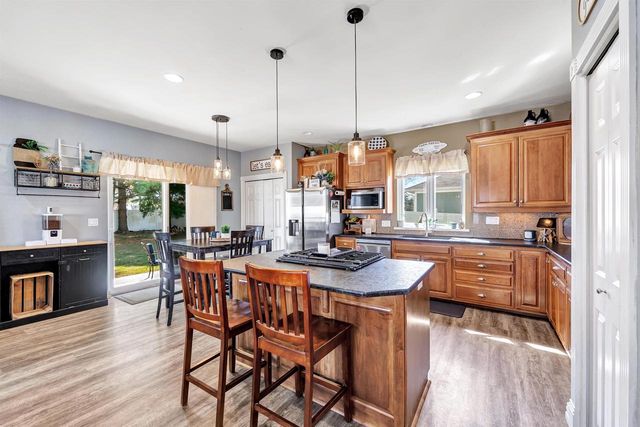 1566 BELLE PLANE CIRCLE, Green Bay, WI 54313