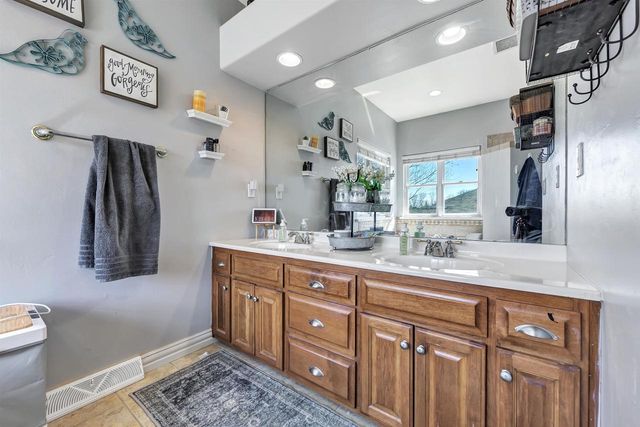 1566 BELLE PLANE CIRCLE, Green Bay, WI 54313