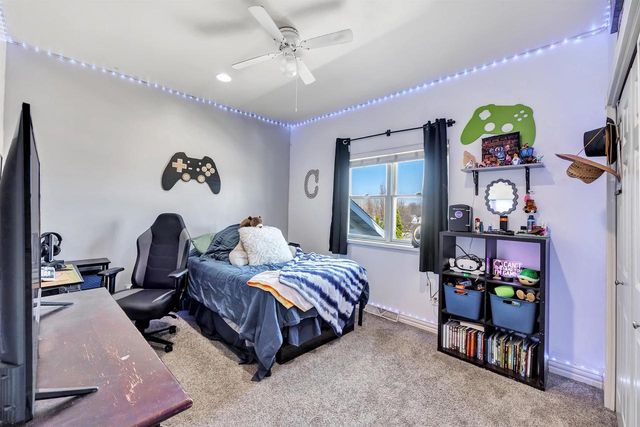 1566 BELLE PLANE CIRCLE, Green Bay, WI 54313