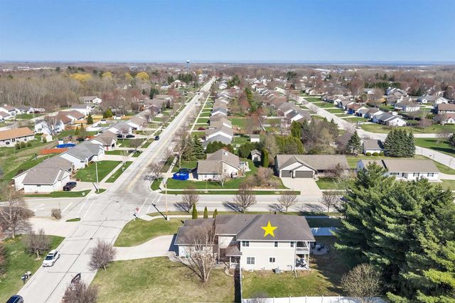 1566 BELLE PLANE CIRCLE, Green Bay, WI 54313