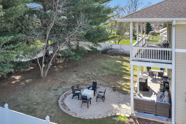 1566 BELLE PLANE CIRCLE, Green Bay, WI 54313