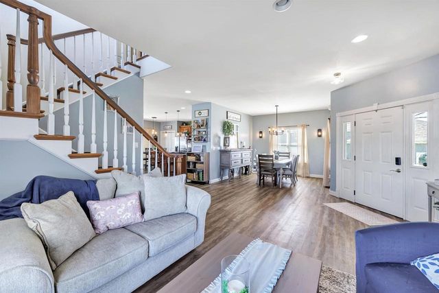 1566 BELLE PLANE CIRCLE, Green Bay, WI 54313