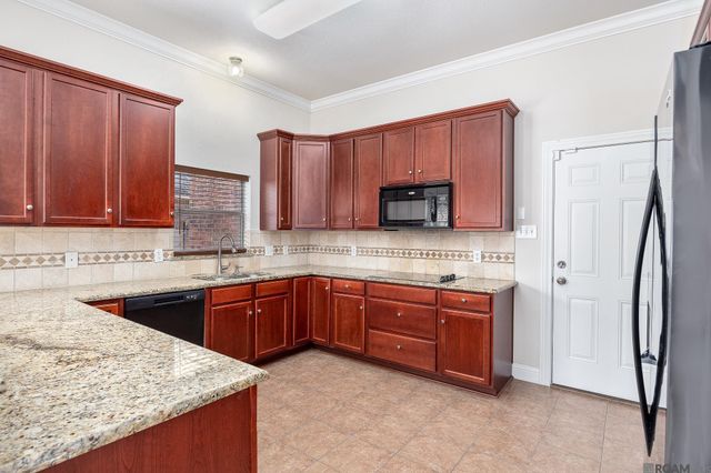 37420 Cypress Trace Ave, Geismar, LA 70734