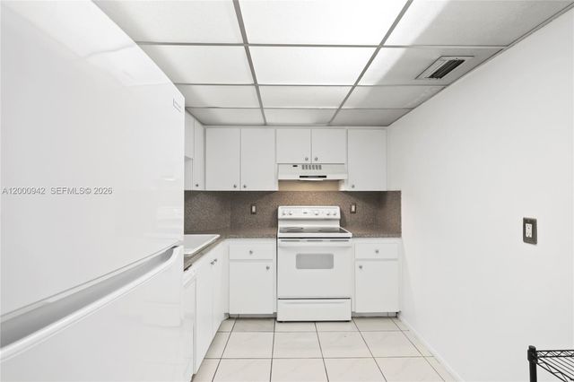 3800 N Hills Dr 206, Hollywood, FL 33021