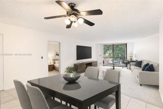3800 N Hills Dr 206, Hollywood, FL 33021