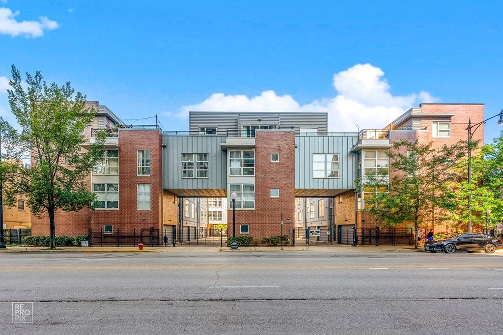 1808 S Michigan Avenue 1, Chicago, IL 60616