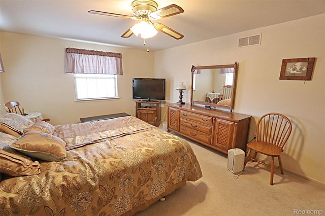 2131 Vine Way Drive 97, Canton Charter Township, MI 48188