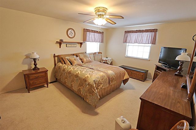 2131 Vine Way Drive 97, Canton Charter Township, MI 48188